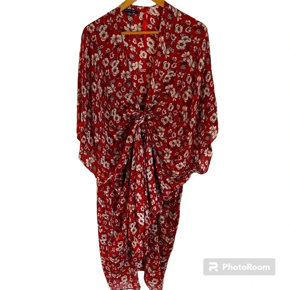 American Eagle Red Floral Kimono Lightweight Viscose Cover Up Size O/S - Picture 2 of 9